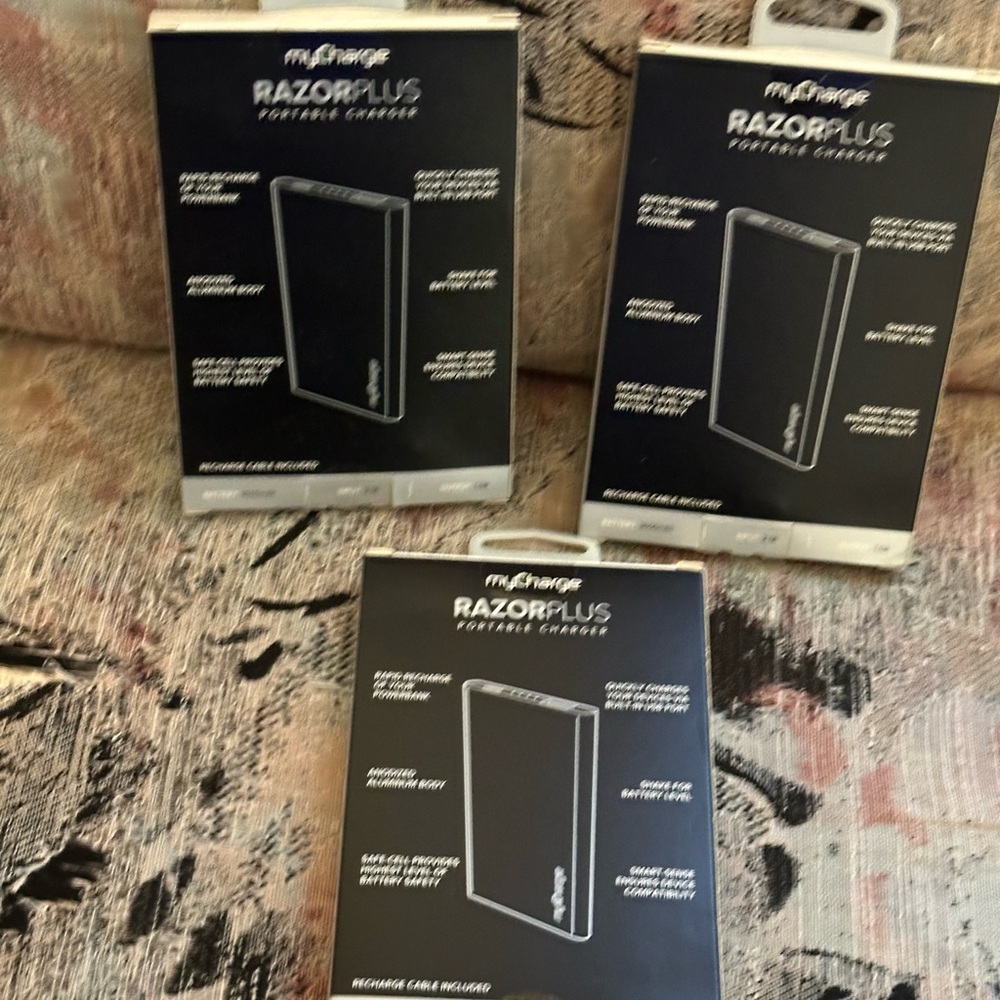 myCharge RazorPlus Portable Charger - Silver - Picture 2 of 2